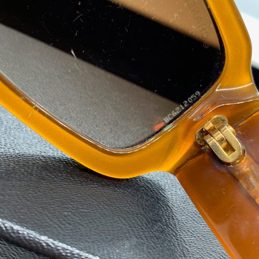 AUTHENTIC CHANEL VINTAGE SUNGLASSES - Picture 7 of 8